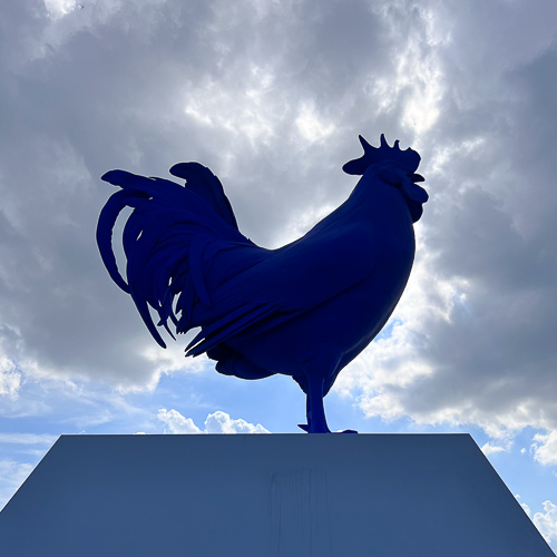 The big blue rooster statue at the Minneapolis Sculpture Garden.